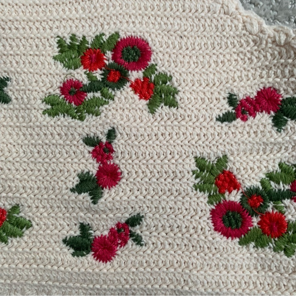 Cream Crochet Embroidered Floral Crop Bra Top Shirt Granny Core Fits XS - Picture 3 of 7